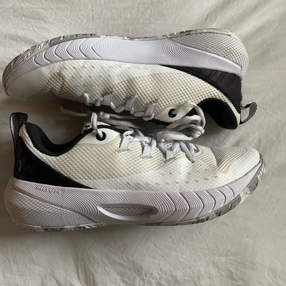 Under Armour Womens Hovr Ascent White Basketball Shoes